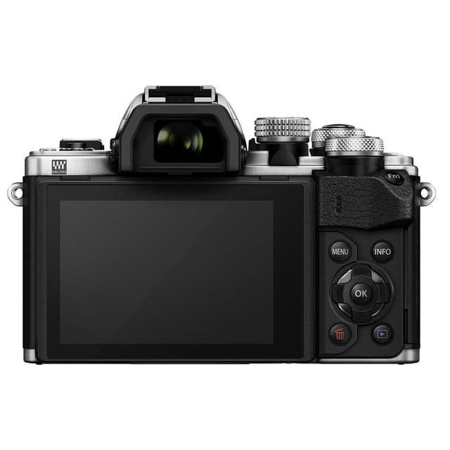 OM-D E-M10 III - Argento/Nero + Olympus M.Zuiko Digital 14-42 mm f/3.5-5.6 II R f/3.5-5.6