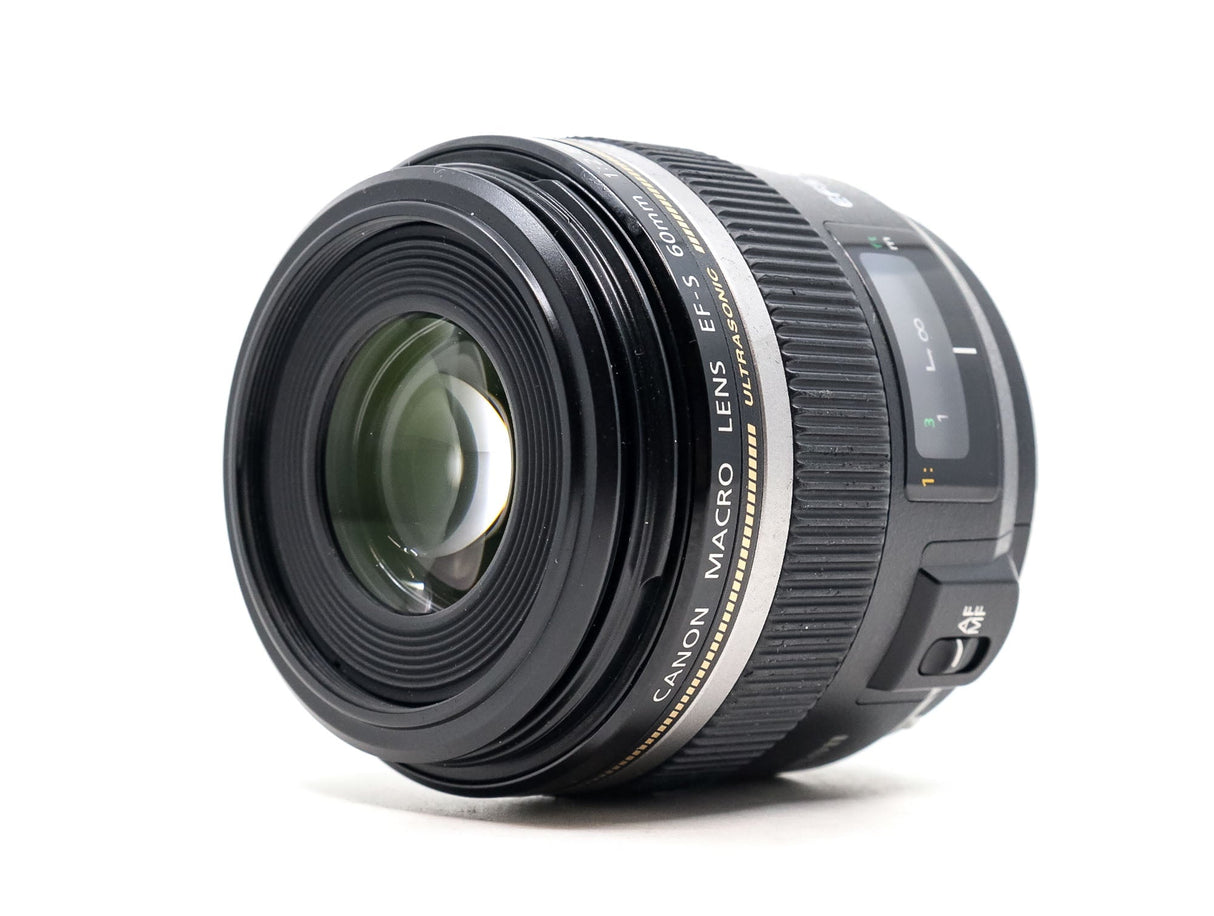 Canon EF-S 60mm f/2.8 Macro USM - segunda mano - excelente estado - detalle 2 de 3 - SKU 3774579 - Camera Market