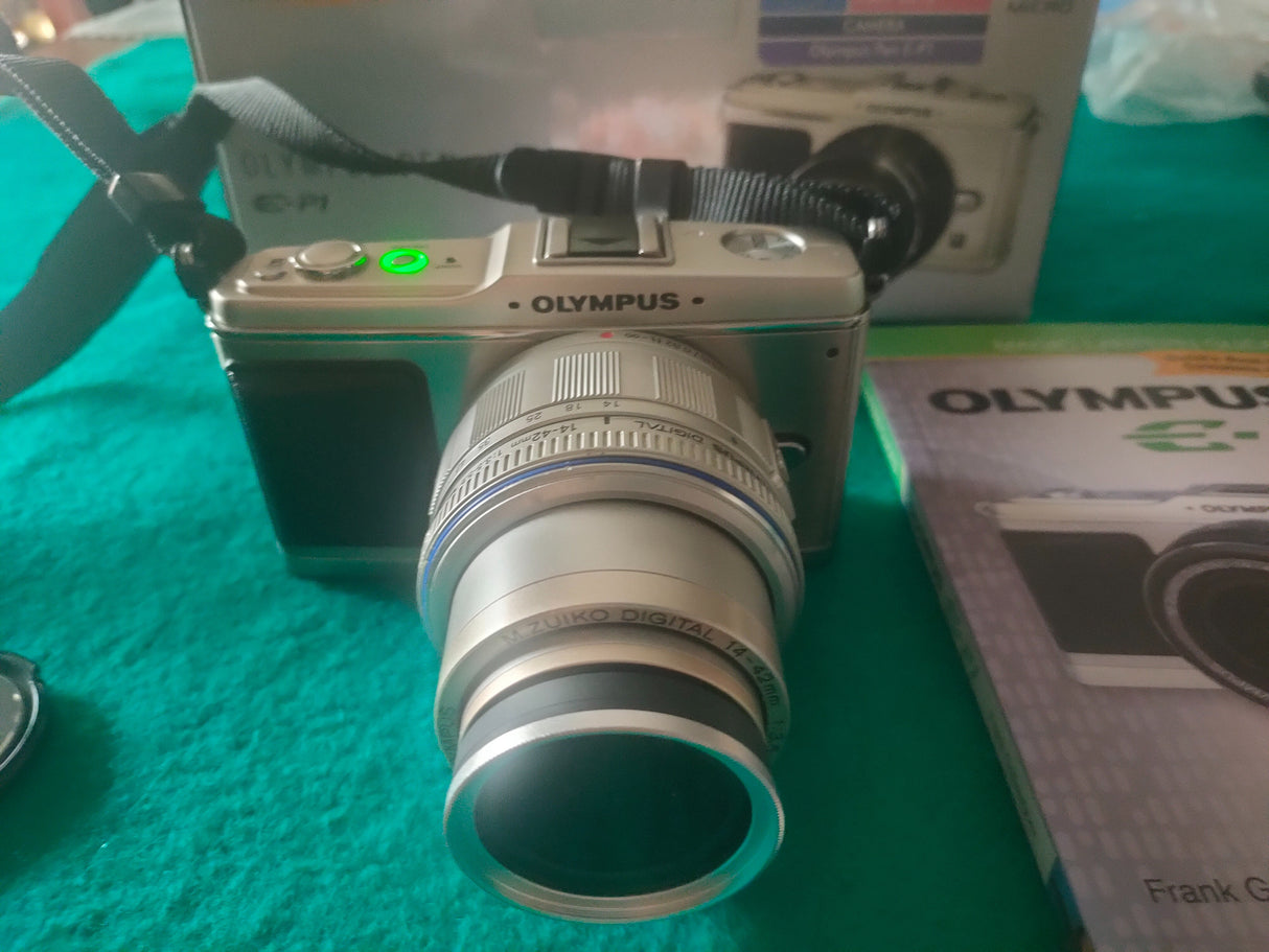 Olympus Pen EP-12fd306b8-336a-4918-bf00-55052cbefef3