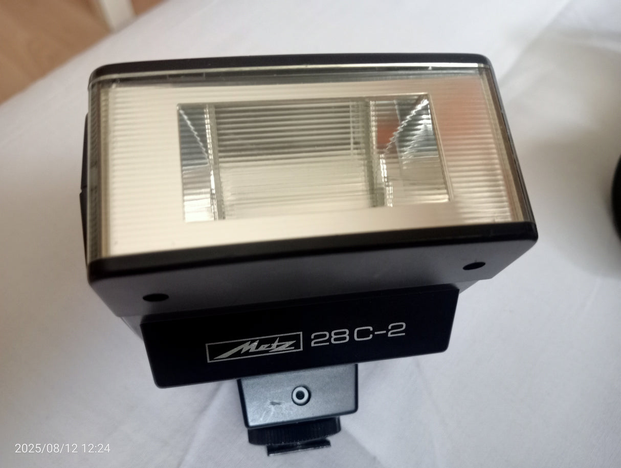 MetzMetz 28 C-2 d009cb36-1904-453f-8cb2-ed87cf9a326a