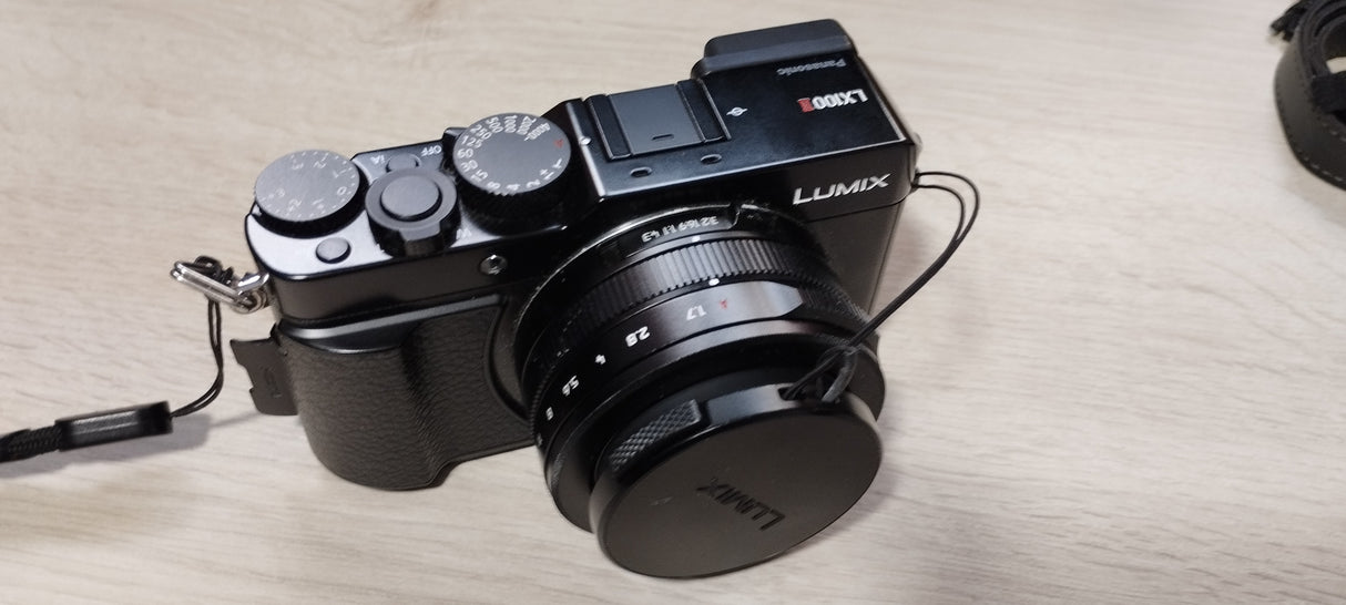 Panasonic Lumix LX100 II44629d2d-b839-4eb7-8f2b-63ab20646969