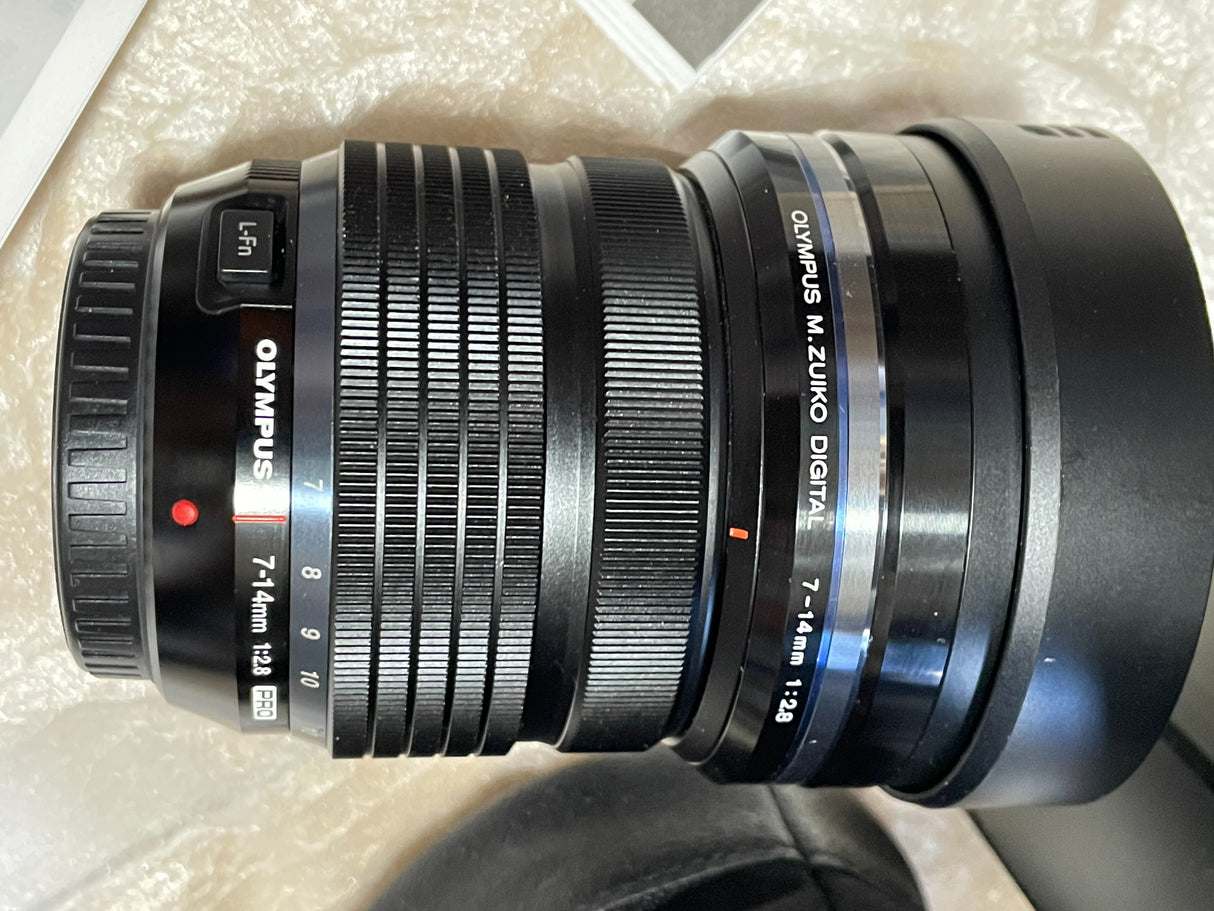 OlympusObjetivo Olympus M.Zuiko 7-14mm f/2.8 PROa59cfad4-297f-4621-ba6b-467c75c7991f