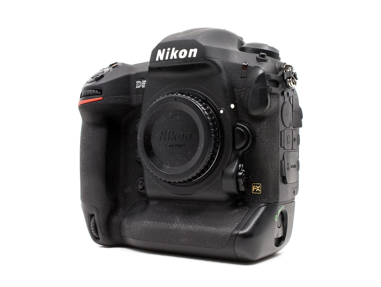 Nikon D5 (Dual XQD) - segunda mano - excelente estado - foto principal - SKU 3785751 - Camera Market