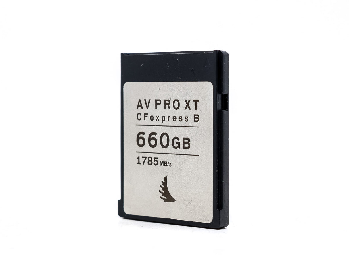 Scheda di memoria CFexpress tipo B MK2 Angelbird AV PRO XT da 660 GB
