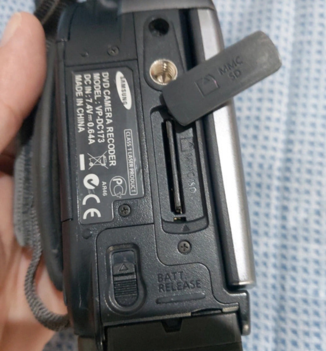 SamsungVP-DC173e8bb512b-a8d2-4ce6-8f3c-75e1e22d1711