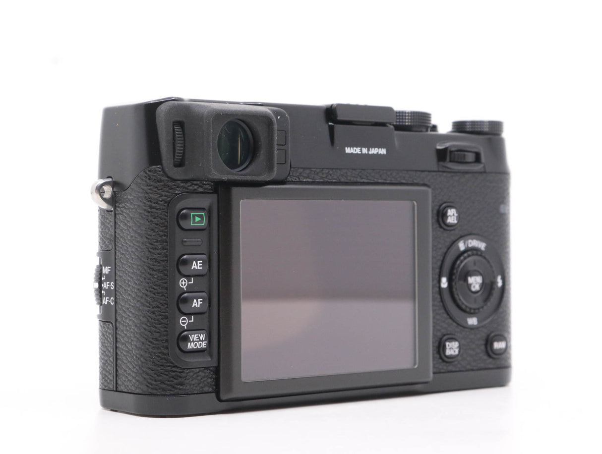 Fujifilm X100 (edizione limitata nera)