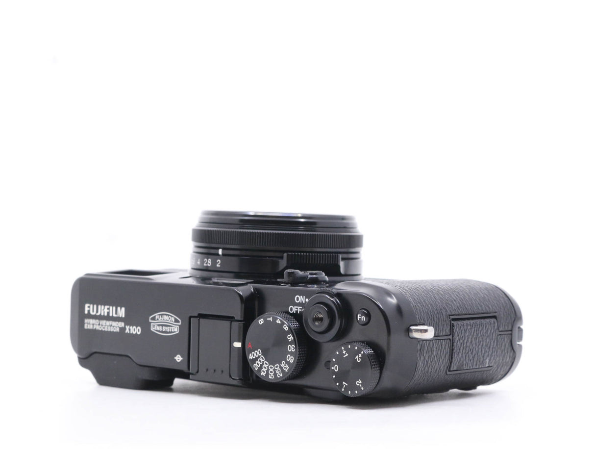 Fujifilm X100 (edizione limitata nera)
