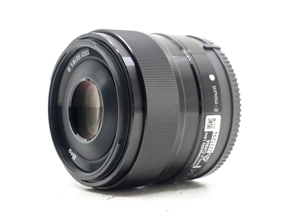 Sony E 35mm f/1.8 OSS - segunda mano - excelente estado - foto principal - SKU 3792157 - Camera Market