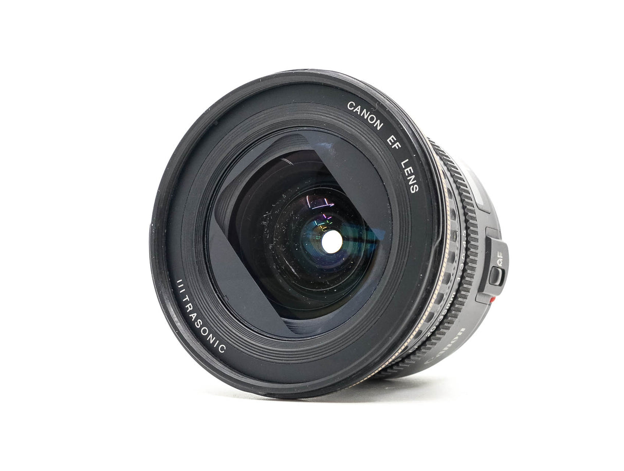 Canon EF 20-35mm f/3.5-4.5 USM