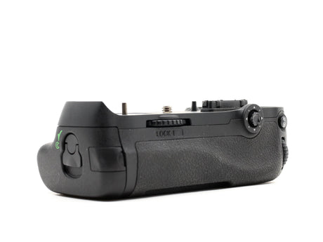 Nikon MB-D12 Battery Grip - segunda mano - excelente estado - detalle 2 de 4 - SKU 3790461 - Camera Market