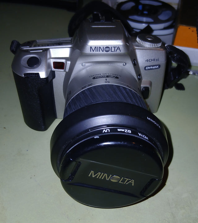 Minolta404 Si DYNAX objetivo AAF ZOOM 28-80mm con funda, filtro UV, parasol y tapa.a 29ef3521-b102-4f21-b1c8-59baefffc29d