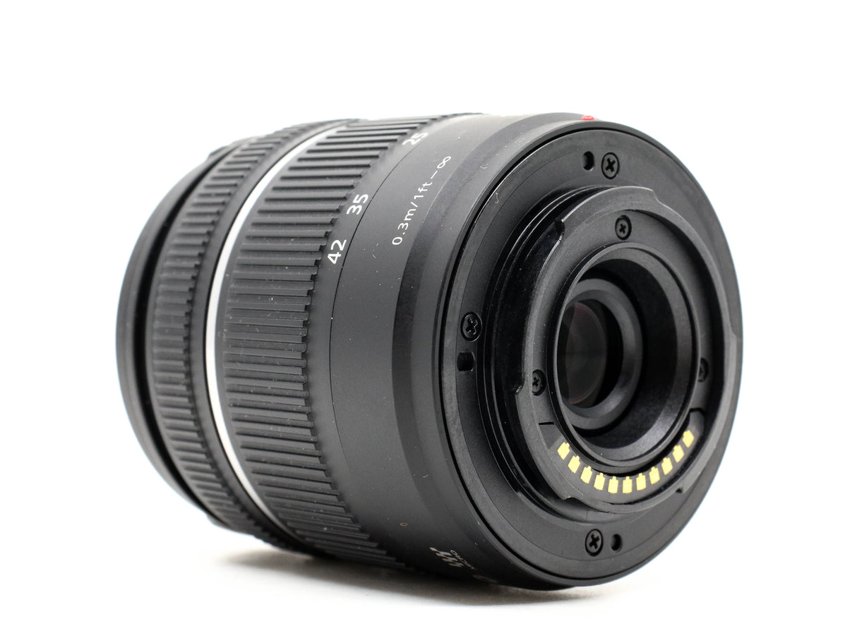 Panasonic Lumix G Vario 14-42mm f/3.5-5.6 ASPH Mega O.I.S.