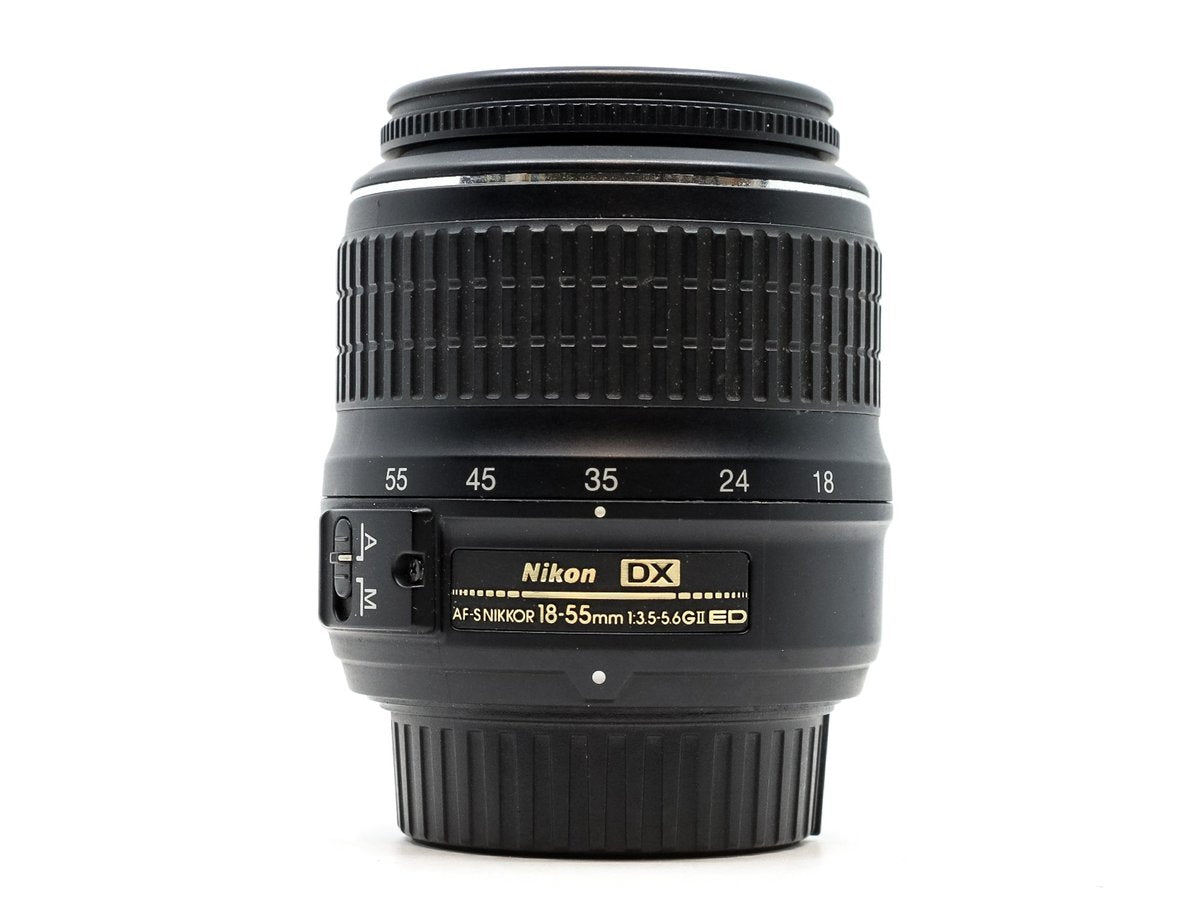 Nikon AF-S DX Nikkor 18-55 mm f/3,5-5,6G ED II · image principale