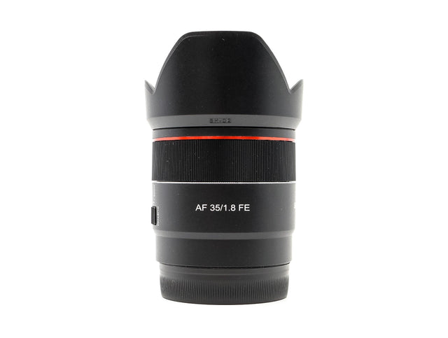 Samyang AF 35mm f/1.8 - Sony FE Fit - segunda mano - excelente estado - foto principal - SKU 3772254 - Camera Market