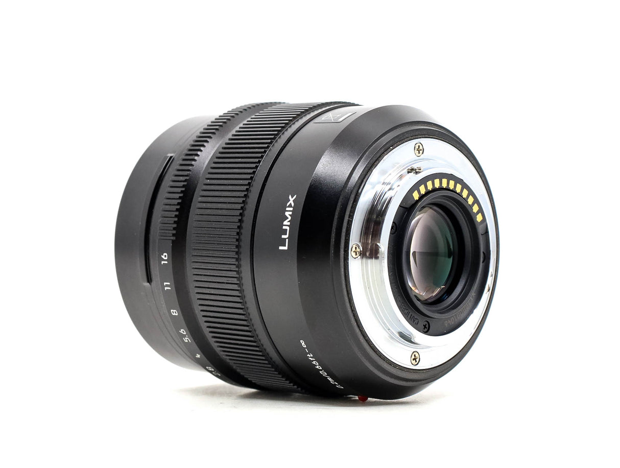 Panasonic Leica DG Summilux 12mm f/1.4 ASPH.