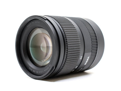 Sigma 18-50mm f/2.8 DC DN Contemporary - Fujifilm X Fit - segunda mano - excelente estado - detalle 2 de 3 - SKU 3742978 - Ca