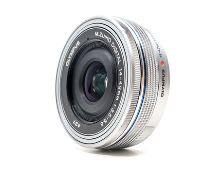 Olympus M.Zuiko Digital ED 14-42mm f/3.5-5.6 EZ - segunda mano - excelente estado - detalle 2 de 3 - SKU 3787450 - Camera Mar