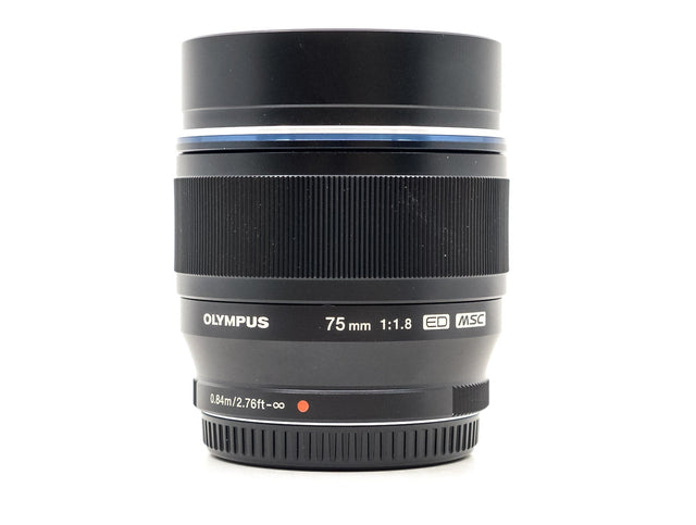 Olympus M.Zuiko Digital ED 75mm f/1.8 - segunda mano - excelente estado - foto principal - SKU 3797001 - Camera Market