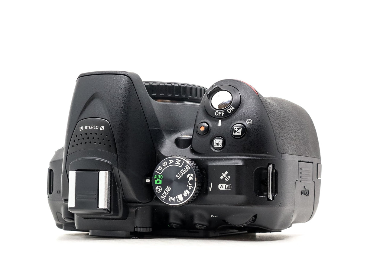 Nikon D5300 - segunda mano - excelente estado - detalle 3 de 4 - SKU 3767609 - Camera Market