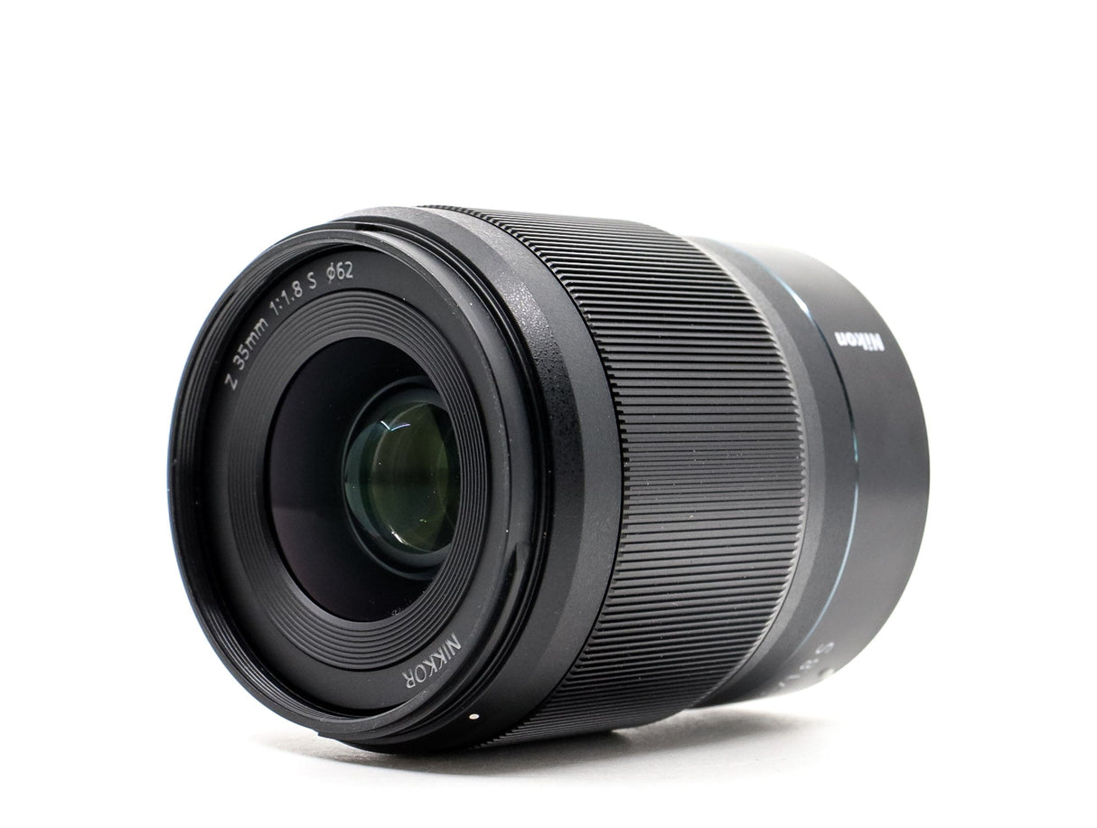 Nikon Nikkor Z 35mm f/1.8 S - segunda mano - excelente estado - detalle 2 de 3 - SKU 3787807 - Camera Market