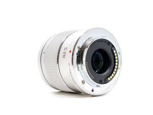 Panasonic Lumix G 42.5mm f/1.7 ASPH Power O.I.S.