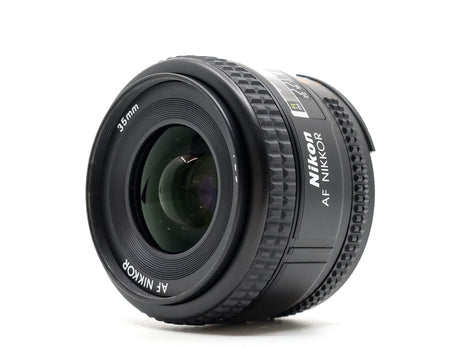 Nikon AF Nikkor 35mm f/2D - segunda mano - excelente estado - detalle 2 de 3 - SKU 3725084 - Camera Market