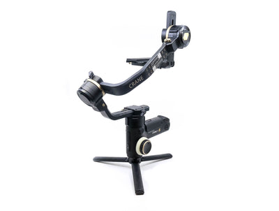 Here is the translation:

**French:**  
Zhiyun-Tech Crane 3S PRO Stabilisateur Portatif