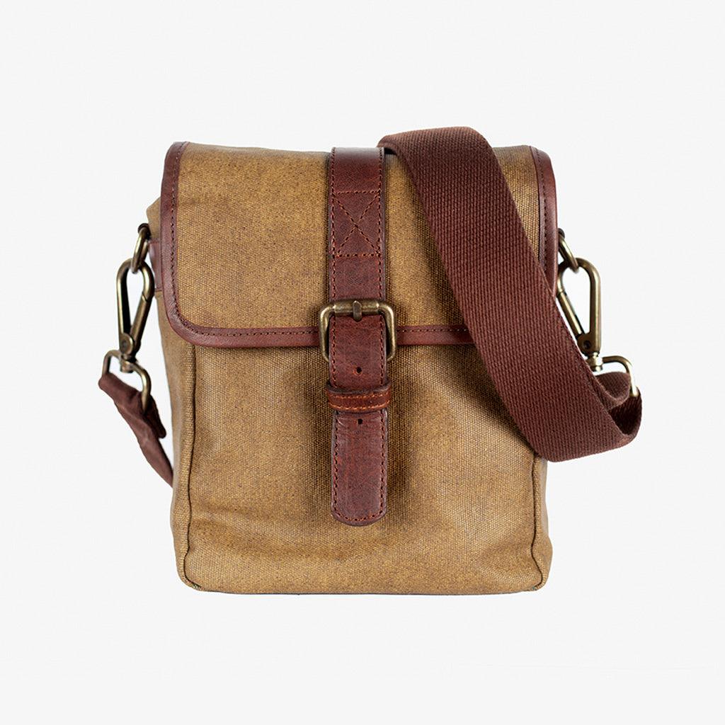 Sac à dos appareil photo Berlin Olive Green Waxed Canvas · main image