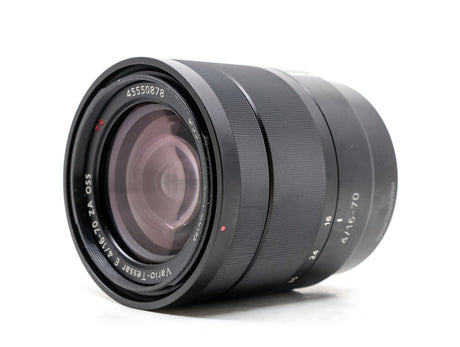 Sony E 16-70mm f/4 ZA OSS Zeiss Vario-Tessar T* - segunda mano - excelente estado - detalle 2 de 4 - SKU 3716162 - Camera Mar