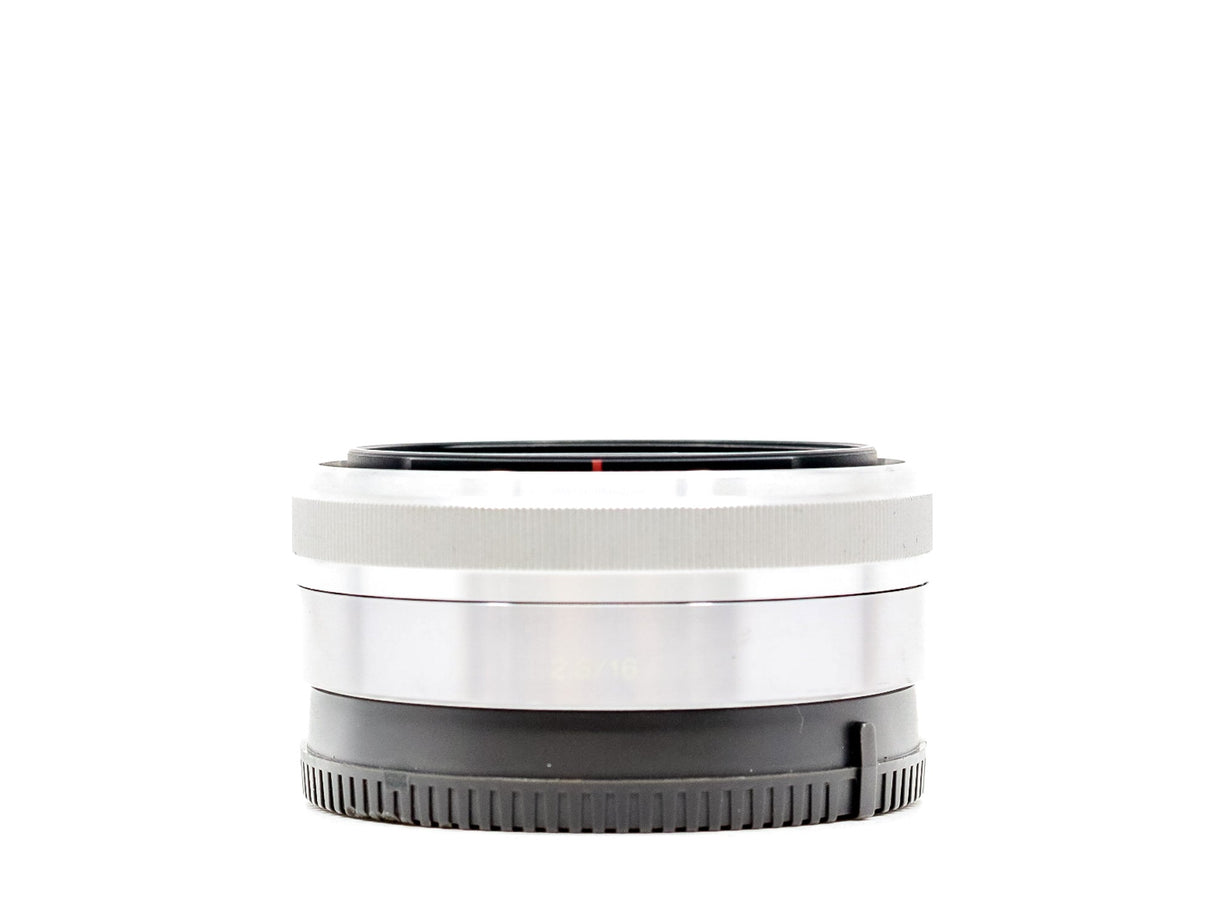 Sony E 16mm f/2.8 - segunda mano - excelente estado - detalle 2 de 4 - SKU 3714456 - Camera Market