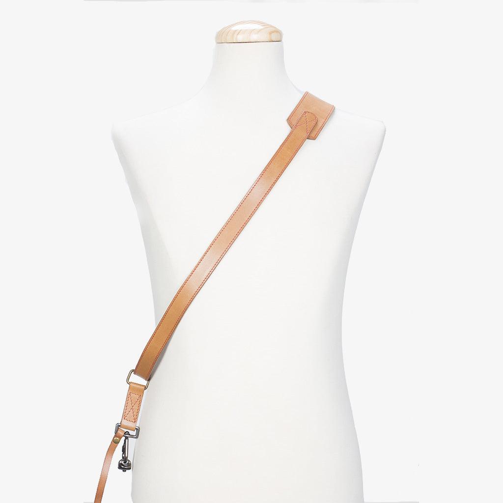 Tokyo #603 - Tanned & Red sling leather camera strap · imagen principal