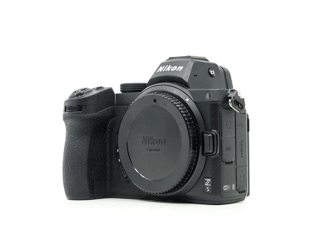 Nikon Z5 - segunda mano - excelente estado - foto principal - SKU 3784549 - Camera Market