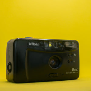 Nikon AF220 - Fotocamera compatta a pellicola 35 mm